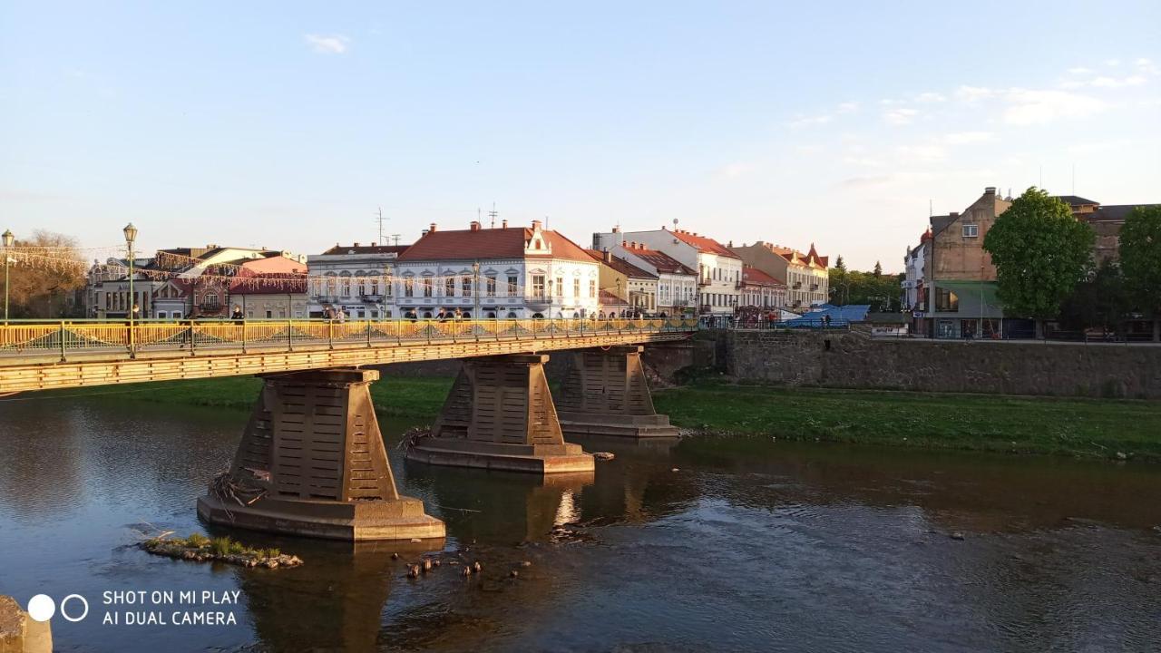 Затишна Двокімнатна Квартира В Самому Серці Ужгорода Uzhhorod Exterior photo